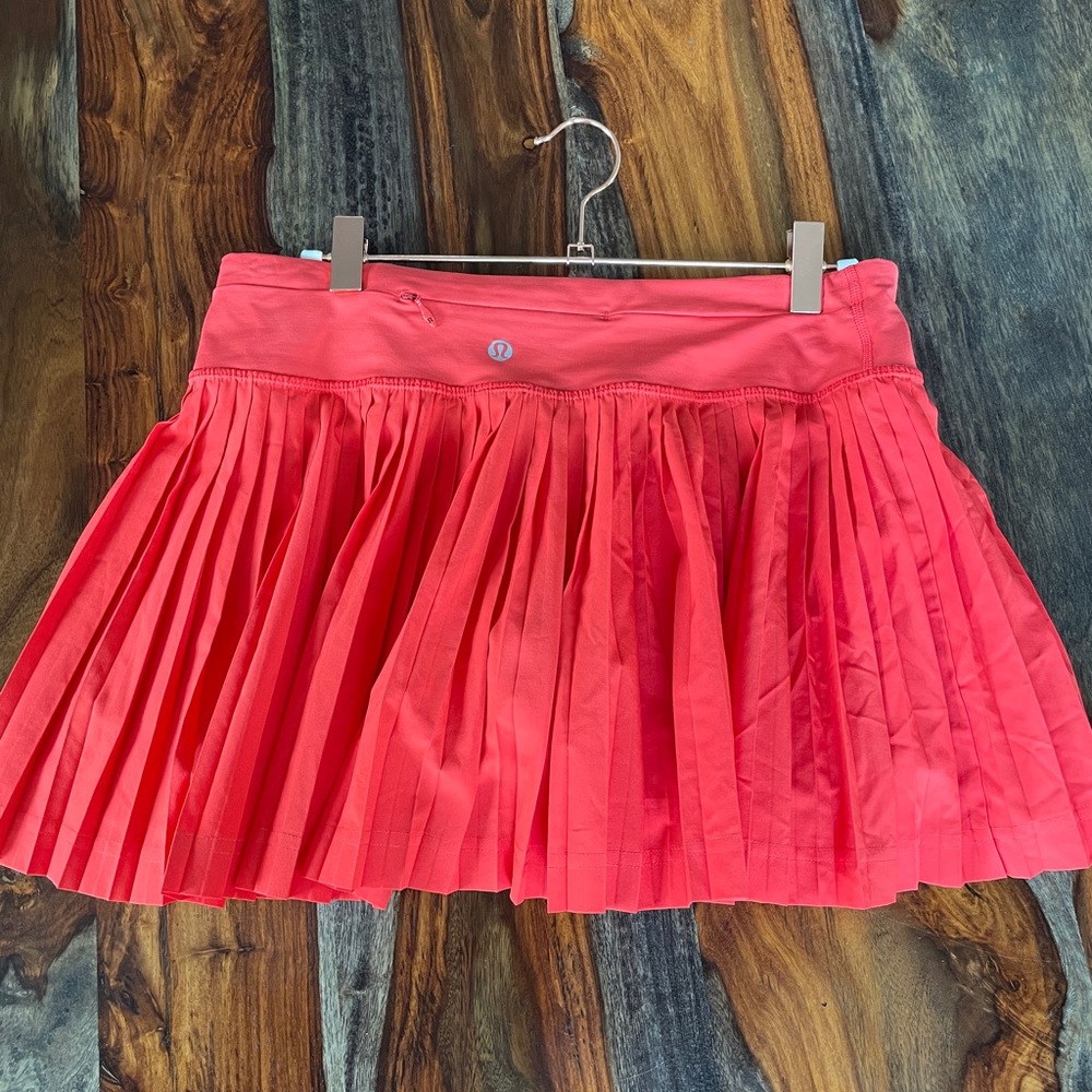 Lululemon pleat to street skirt size 6